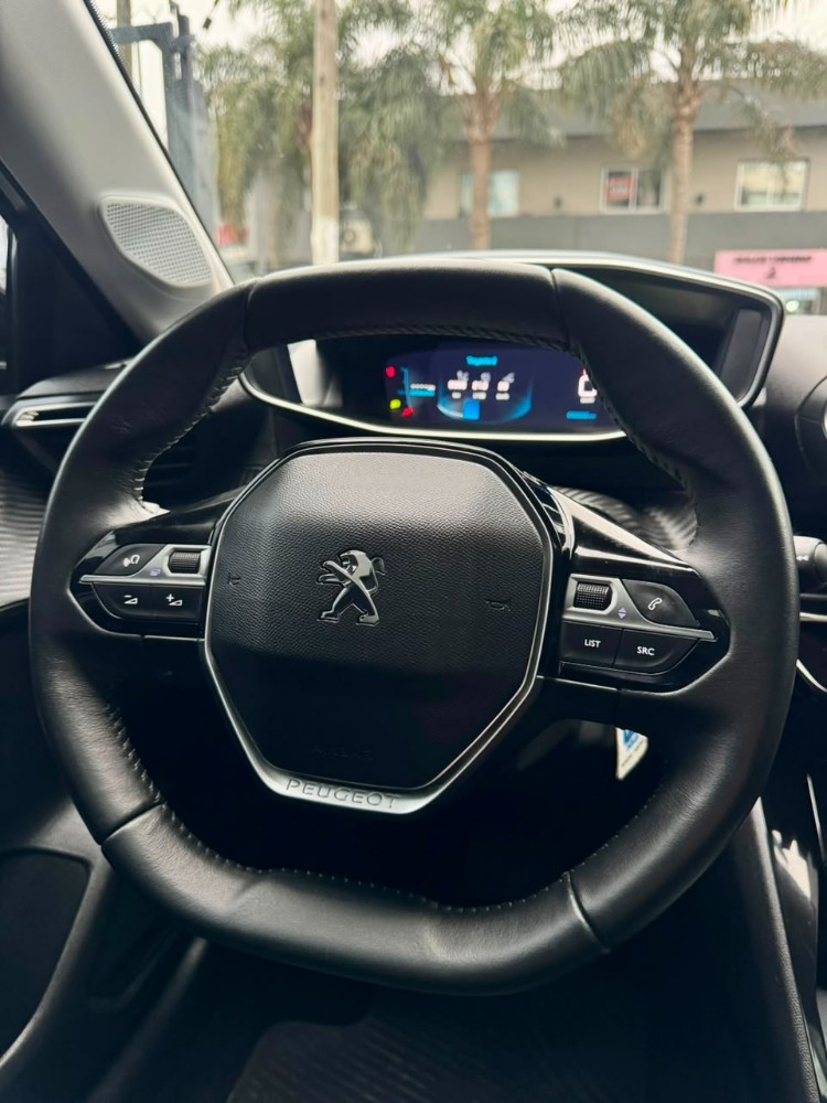 Peugeot 208 FELINE — foto 12